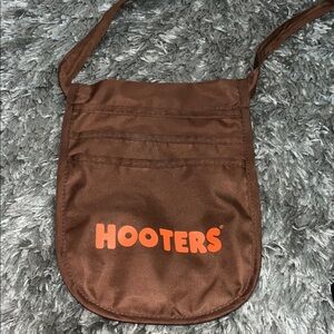 Hooters pouch